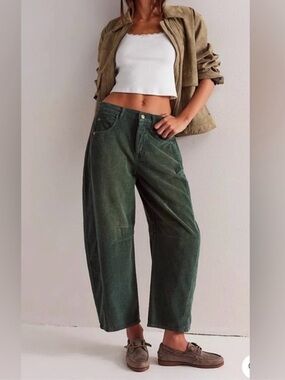 Free People We The Free Good Luck Mid-Rise Corduroy Barrel
Jeans Size 27 NWT